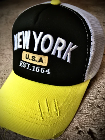 کلاه بیسبالی وارداتی مدل آیسانی NEW YORK _ مشکی نقاب زرد
