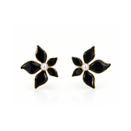 گوشواره Flora طرح گل مشکی