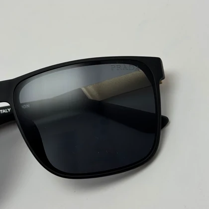 عینک پرادا مشکی طلایی S602