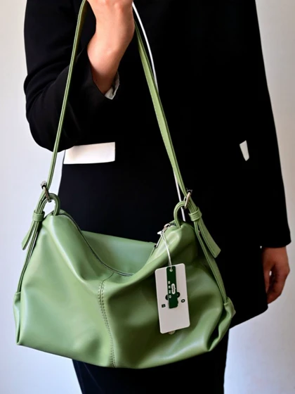 کیف دوشی زنانه بنو مدل ماتیسا کد BENO 4756