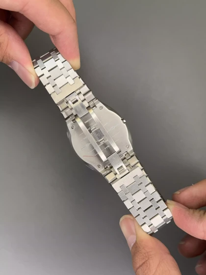 ساعت مچی گوچی بند سیلور صفحه سفید Gucci