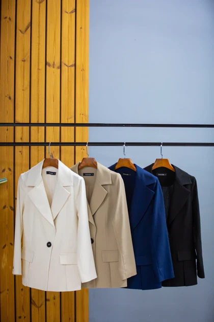 کت لینن دکوب چاک‌دار