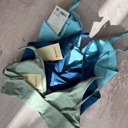 نیم‌تنه ورزشی زنانه لولولمون Lululemon