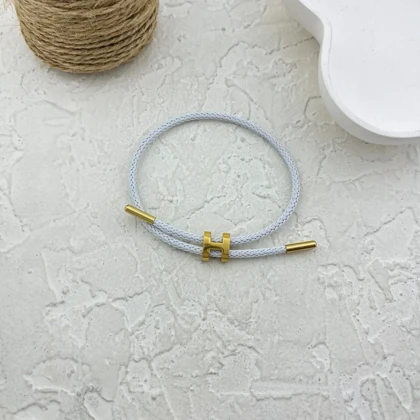 دستبند زنانه طرح هرمس، ظریف و شیک