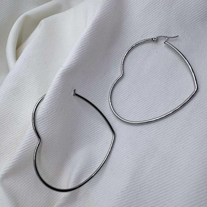 گوشواره استیل حلقه‌ای طرح «قلب بزرگ» (Heart Hoops) | 6 سانتی