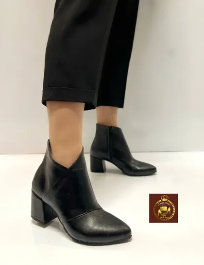 نیم بوت مجلسی زنانه پاشنه‌دار maniya