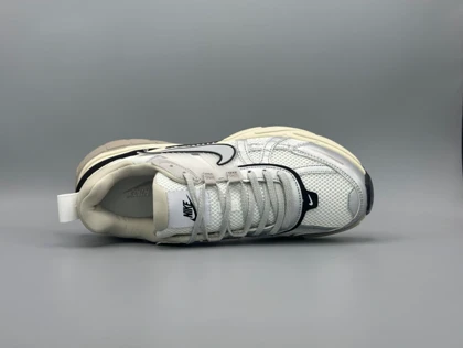 کتانی نایکی وی 2 کی ران کروم/Nike v2k