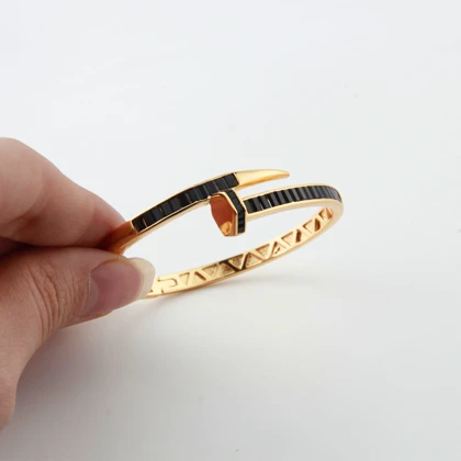 نیم ست دخترانه مدل میخی