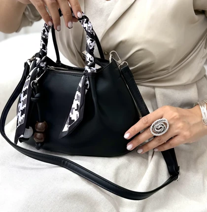 کیف آویزدار مهره ای