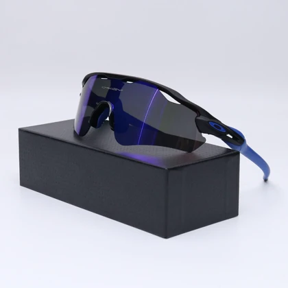 عینک از برند OAKLEY کد 181434