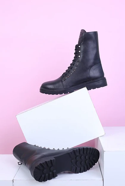 بوت زنانه ورساچه