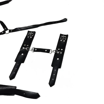 ست فانتزی سوتین و اکسسوری طرح چرم کد 214