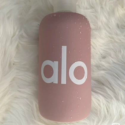 قمقمه آب شیشه‌ای الو یوگا Alo Yoga