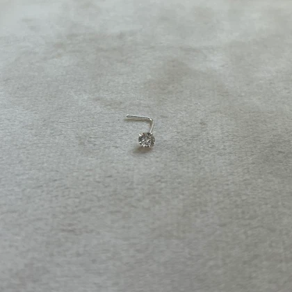 پیرسینگ بینی نقره تک نگین پین 3mm / L