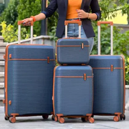 چمدان نشکن تیتان پلورا مدل TITANPLORA - TP6600SERIES Universal Travelle سری 4 عددی (کیف آرایشی هدیه)