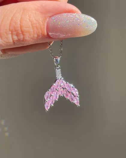 گردنبند دم وال نگین صورتی