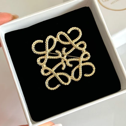 گل سینه لووه بزرگ کد 180