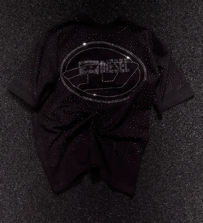 تیشرت نگین‌کاری شده دیزل: بدرخش و متفاوت باش اورجینال دیلم