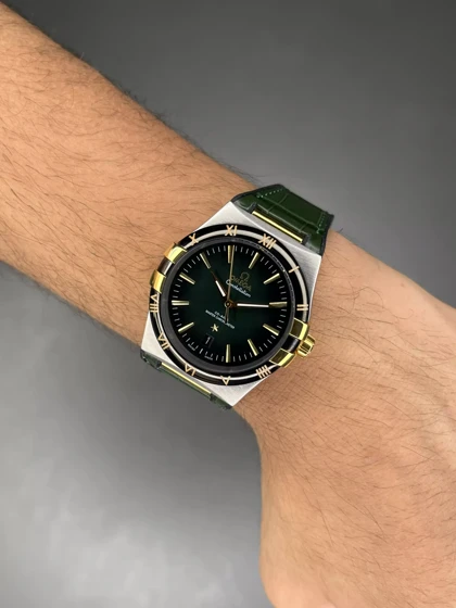 ساعت مچی امگا کانستلیشن بند سبز صفحه سبز Omega Constellation