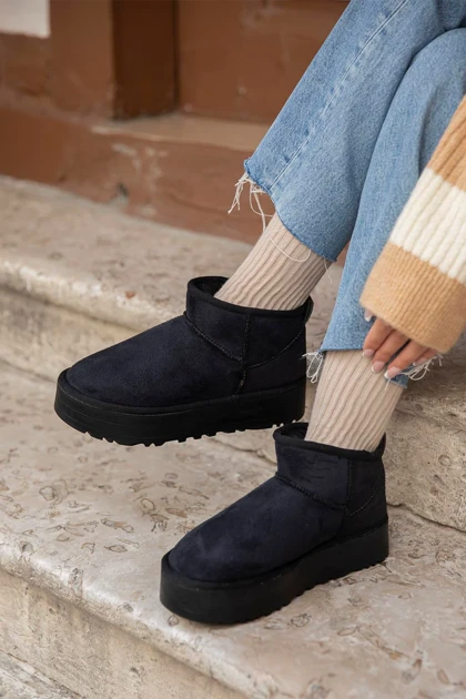 بوت و نیم بوت زنانه استراسونس straswans