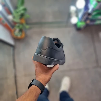 کتانی برشکا مشکی سایز بزرگ کد 139500