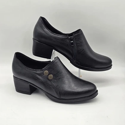 کفش طبی دکمه‌ای