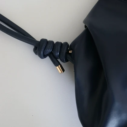 کیف زنانه دوشی مدل دلارا