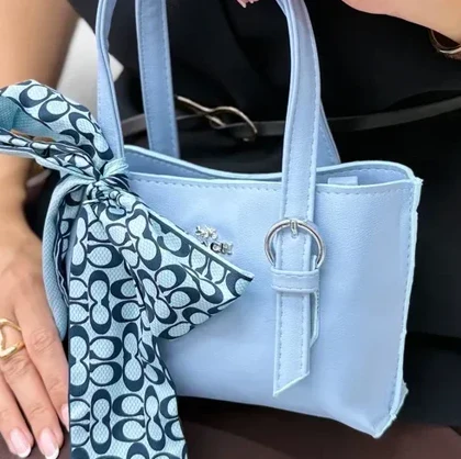 کیف زنانه چرمی اسکارف دار کلوا