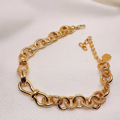 دستبند برند شین مدل «پیوند طلایی» | با آبکاری طلای 24 عیار و بافت چندگانه