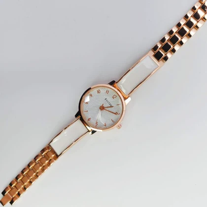 ساعت مچی زنانه مجلسی Roilyn نگین‌دار با موتور کوارتز