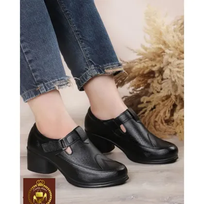 کفش کارمندی طبی پاشنه‌دار زنانه بغل چسب
