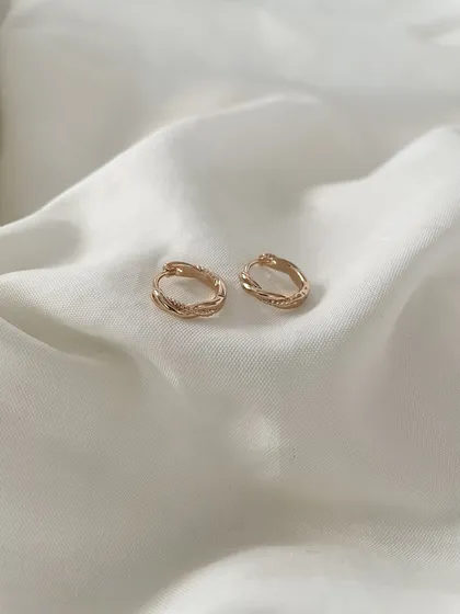گوشواره حلقه‌ای طرح دار