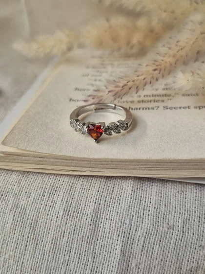 انگشتر جواهری کالکشن قرمز