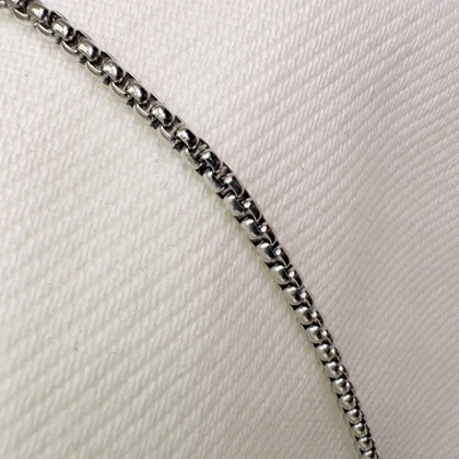 گردنبند مردانه استیل مدل «منشور مینیمال» | با زنجیر ونیزی (Box Chain) سیلور