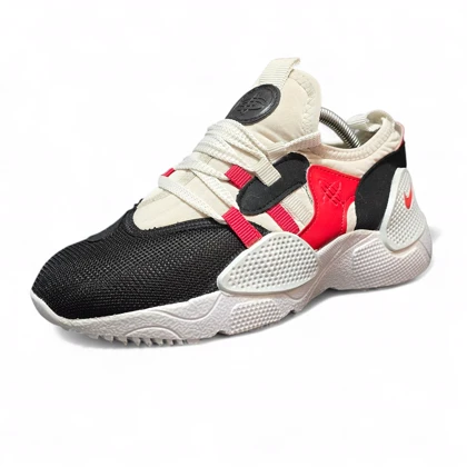 نایک هوراچی سفید مشکی قرمز