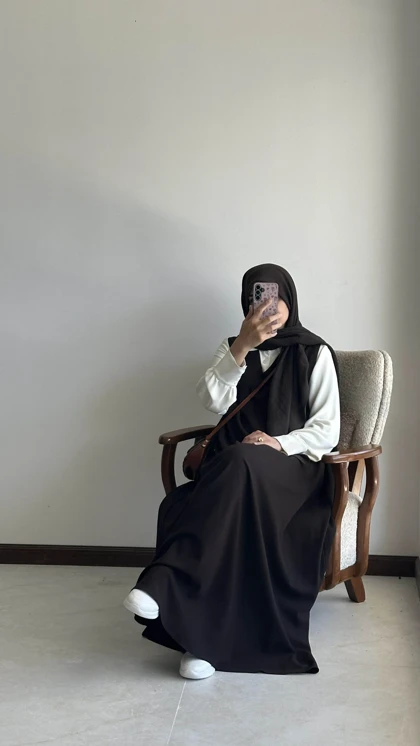 سارافون بیسیک روژان در رنگبندی