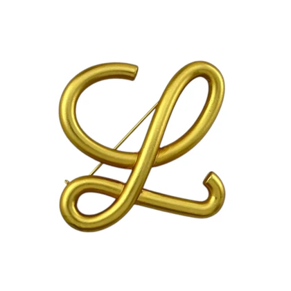 گل سینه زنانه طرح لووه، اکسسوری شیک و خاص