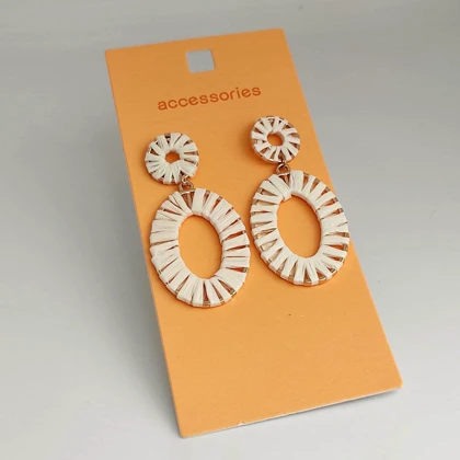 گوشواره بوهو حصیری طرح بیضی (سفید و طلایی)