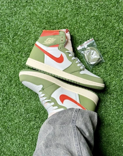 کتانی نایک ایر جردن وان ساق‌دار سبز نارنجی Nike Air Jordan 1 High OG Craft Celadon