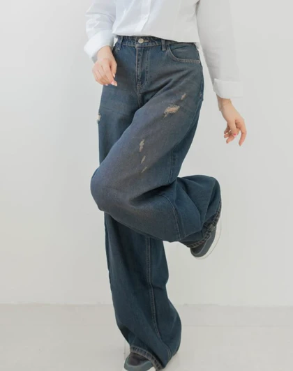 شلوار جین بگ بالونی آبی تیره تینت نسکافه‌ای