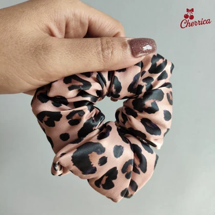 کش اسکرانچی ساتن سایز بزرگ طرح پلنگی کد 8