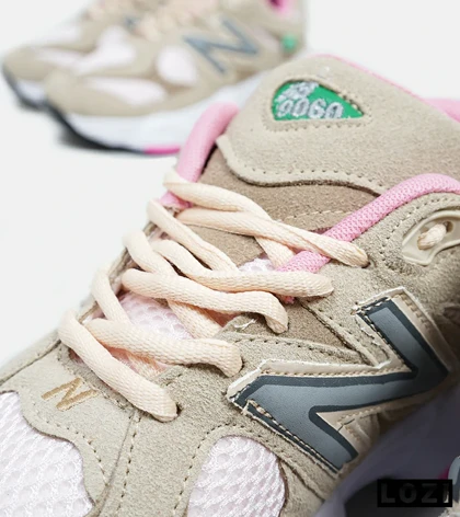 کفش کتانی زنانه کرم صورتی NEW BALANCE 9060