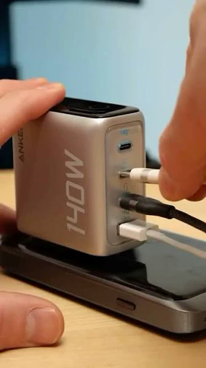 شارژر دیواری انکر مدل B2697 با توان 140 وات، 4 پورت همراه کابل USB-C