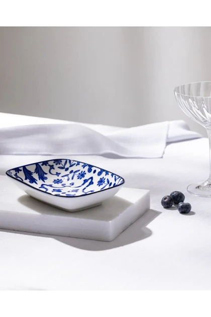 بشقاب سرو Madame Coco مدل Reve Bleu Ellis Bone China - آبی/سفید