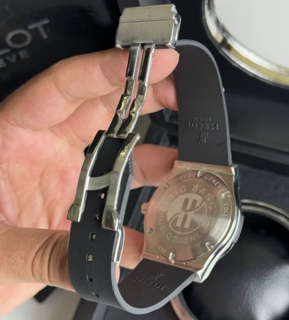 ساعت هابلوت تک موتوره مردانه نقره ای Hublot Silver