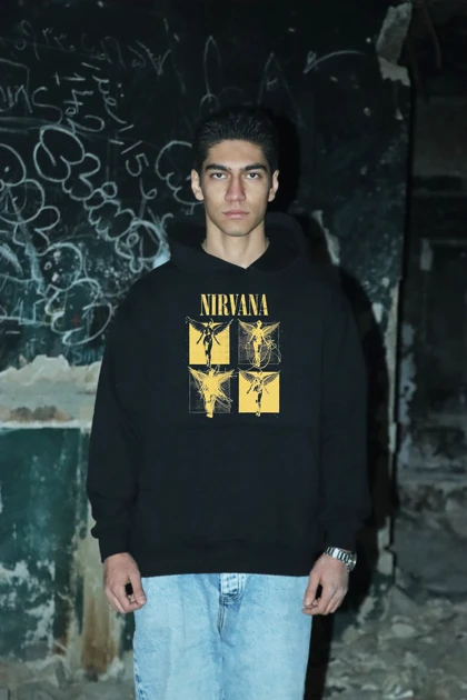 هودی مشکی اسپرت طرح Nirvana 5 - فواصل