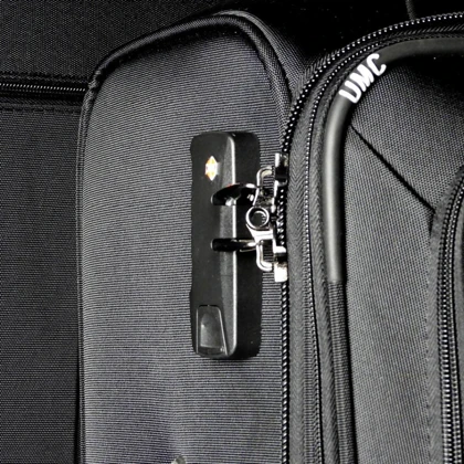 چمدان مسافرتی برند ESCORT طرح Umc سایز متوسط ارتفاع 56 سانتی