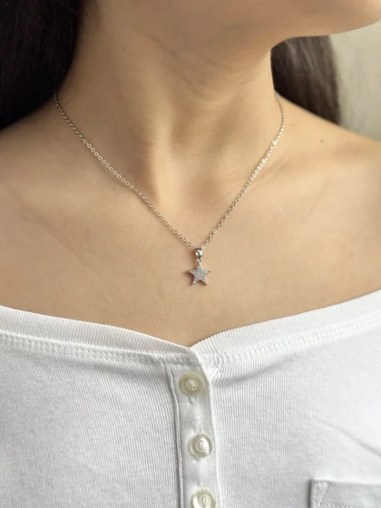 گردنبند ستاره نگین‌دار