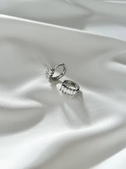 گوشواره حلقه‌ای تنیسی