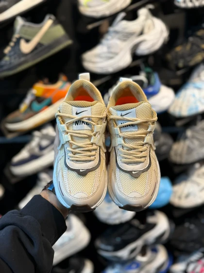 کتانی v2k زنانه کرم قهوه ای